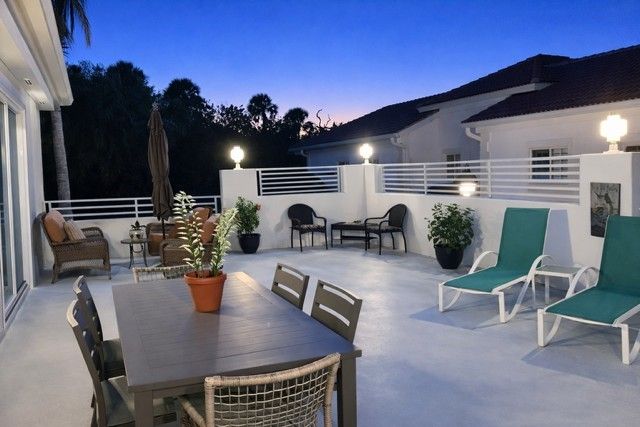 504 7th Square 201, Vero Beach, FL 32962