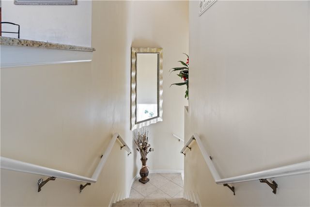 504 7th Square 201, Vero Beach, FL 32962