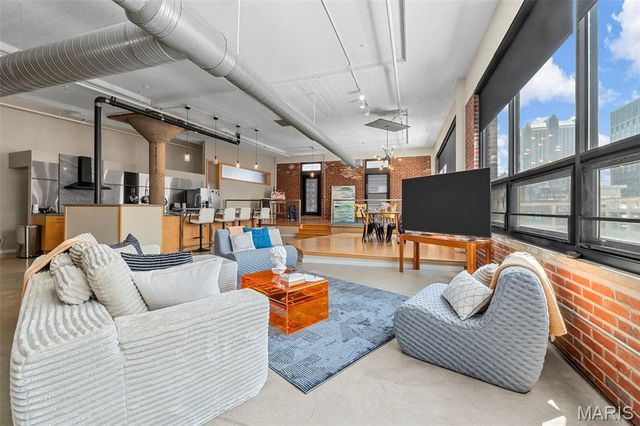 1010 Saint Charles Street 1102, St Louis, MO 63101