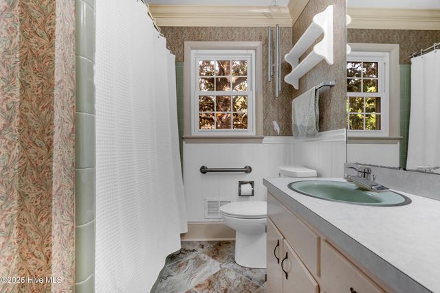 700 Clyde Drive, Jacksonville, NC 28540