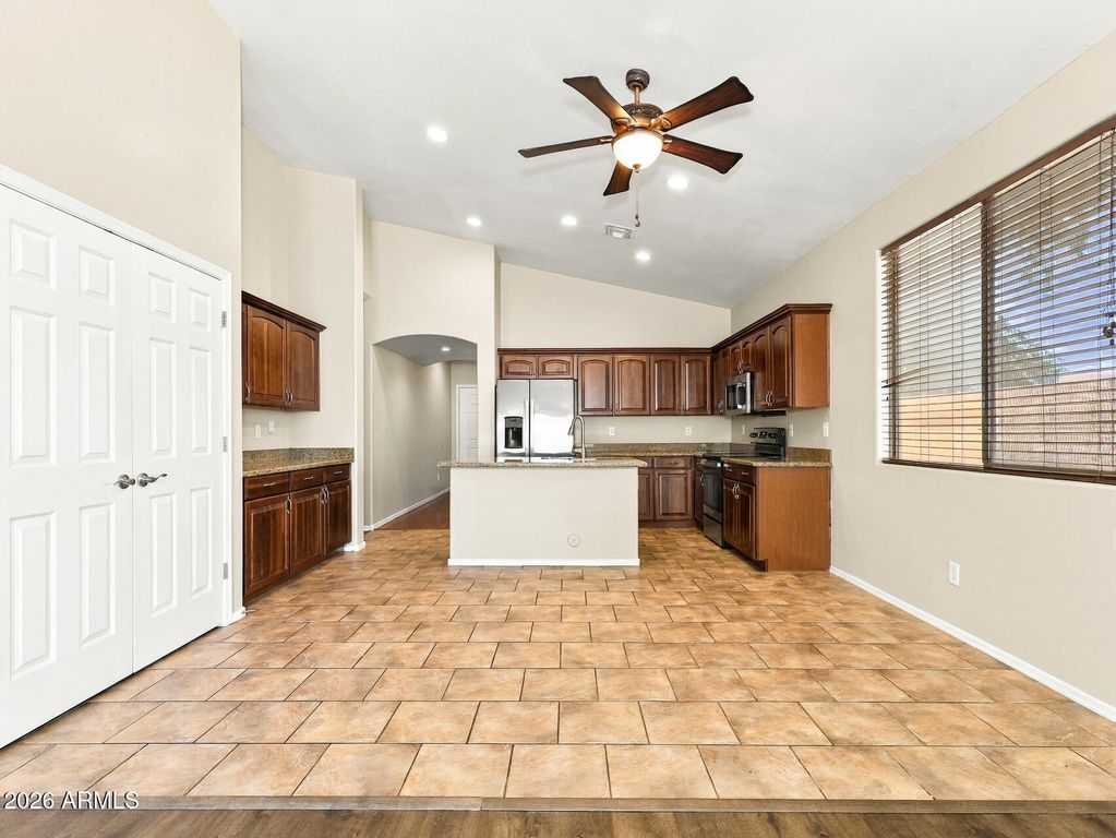 24880 W DOVE Trail, Buckeye, AZ 85326 — photo 3