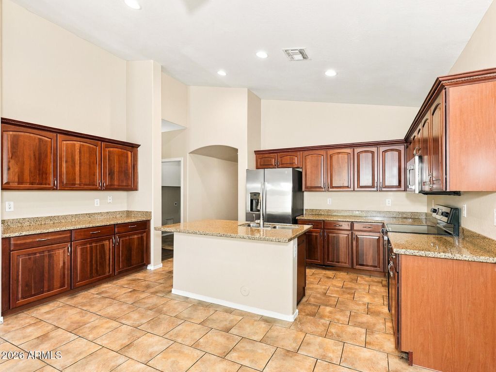 24880 W DOVE Trail, Buckeye, AZ 85326 — photo 4