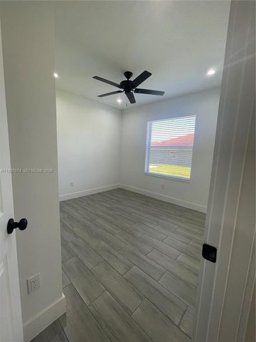 912 W 10th St, Riviera Beach, FL 33404