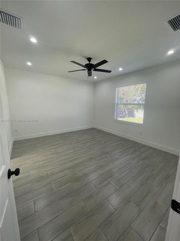 912 W 10th St, Riviera Beach, FL 33404