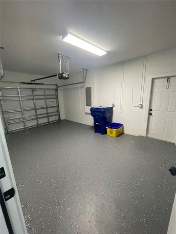 912 W 10th St, Riviera Beach, FL 33404