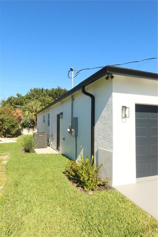 912 W 10th St, Riviera Beach, FL 33404