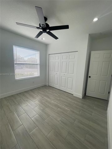 912 W 10th St, Riviera Beach, FL 33404