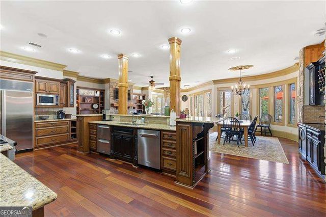 6427 Point Twenty Two, Gainesville, GA 30506