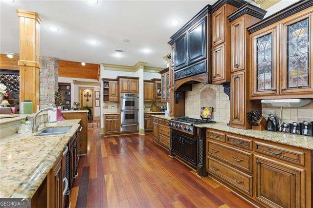 6427 Point Twenty Two, Gainesville, GA 30506