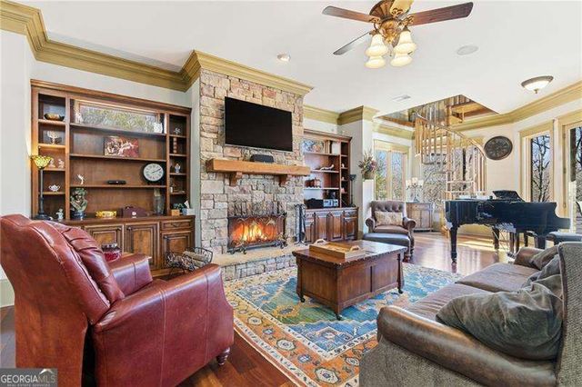 6427 Point Twenty Two, Gainesville, GA 30506
