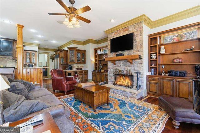 6427 Point Twenty Two, Gainesville, GA 30506