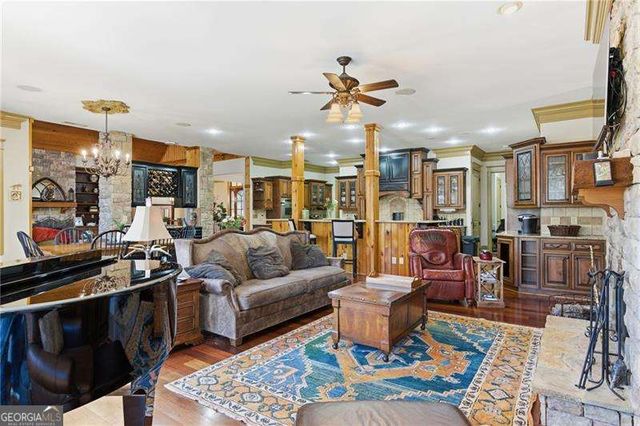 6427 Point Twenty Two, Gainesville, GA 30506