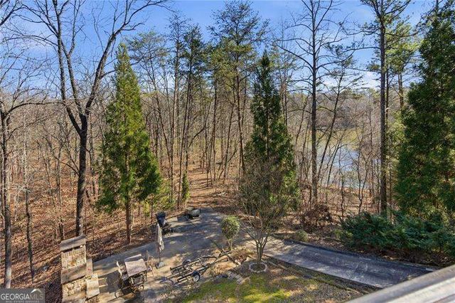 6427 Point Twenty Two, Gainesville, GA 30506