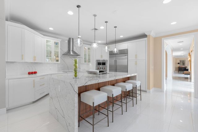 2890 NE 27th St, Fort Lauderdale, FL 33306