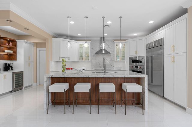 2890 NE 27th St, Fort Lauderdale, FL 33306