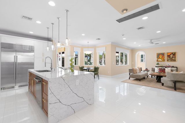 2890 NE 27th St, Fort Lauderdale, FL 33306