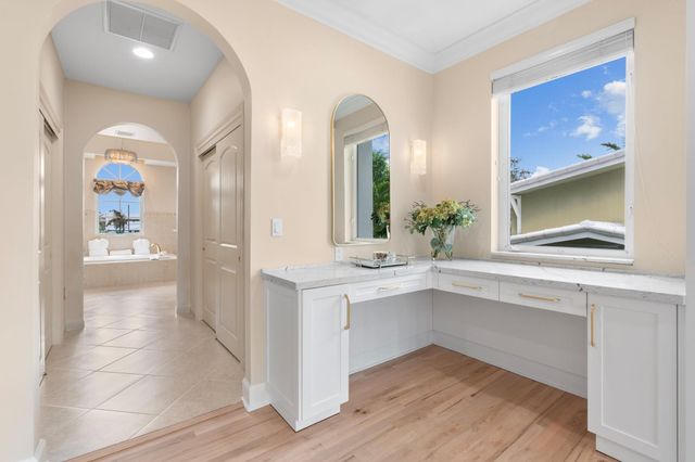 2890 NE 27th St, Fort Lauderdale, FL 33306