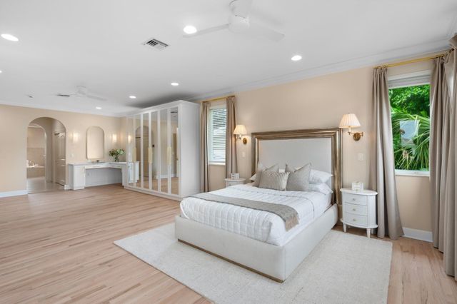 2890 NE 27th St, Fort Lauderdale, FL 33306