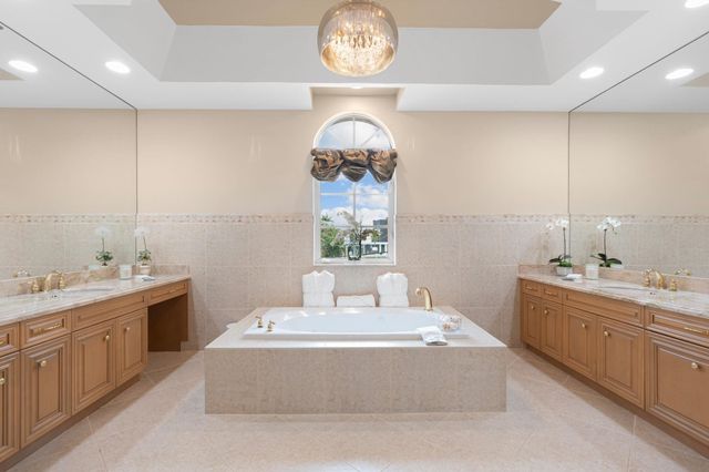 2890 NE 27th St, Fort Lauderdale, FL 33306