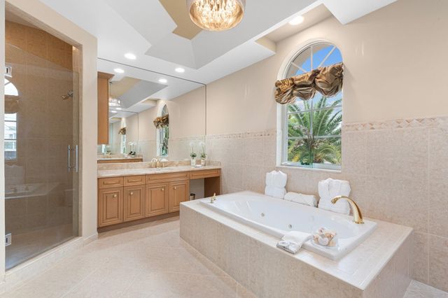 2890 NE 27th St, Fort Lauderdale, FL 33306