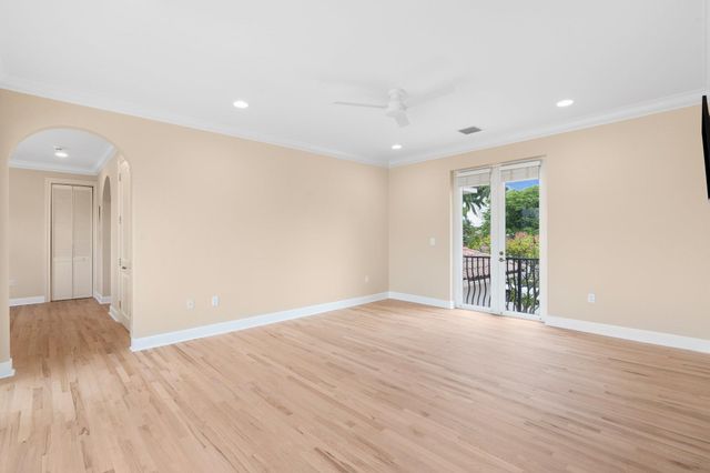 2890 NE 27th St, Fort Lauderdale, FL 33306