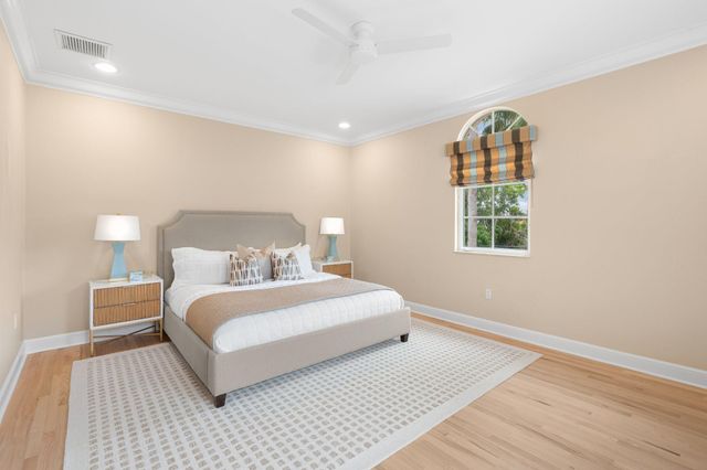 2890 NE 27th St, Fort Lauderdale, FL 33306