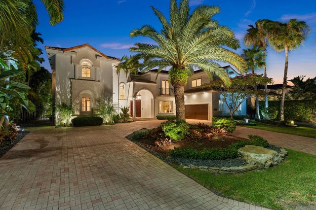 2890 NE 27th St, Fort Lauderdale, FL 33306