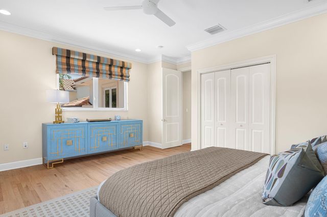 2890 NE 27th St, Fort Lauderdale, FL 33306