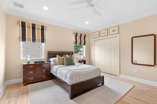 2890 NE 27th St, Fort Lauderdale, FL 33306