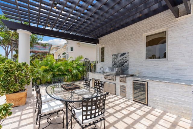 2890 NE 27th St, Fort Lauderdale, FL 33306