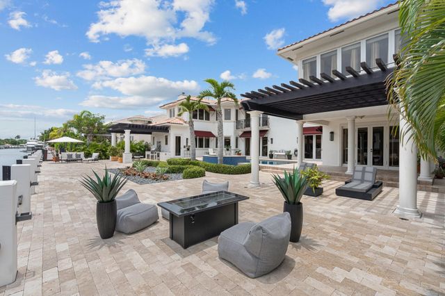 2890 NE 27th St, Fort Lauderdale, FL 33306