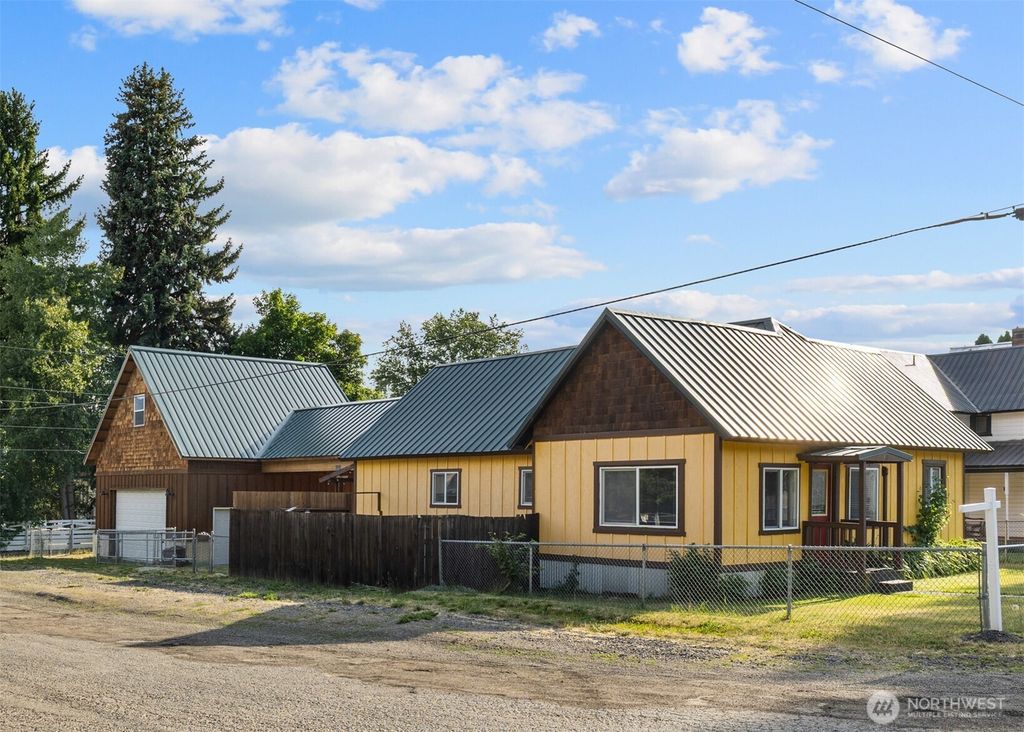 301 W 4th Street, Cle Elum, WA 98922
