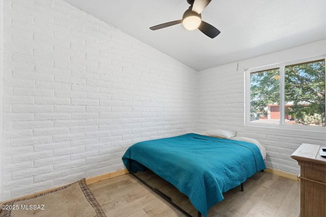 7390 N Dickinson Place, Tucson, AZ 85741