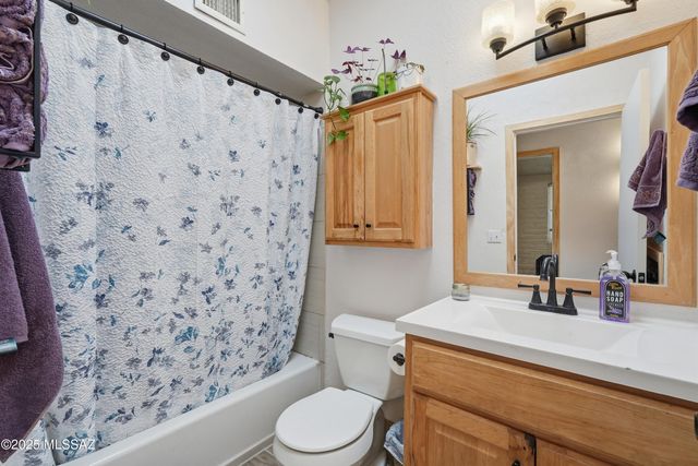 7390 N Dickinson Place, Tucson, AZ 85741