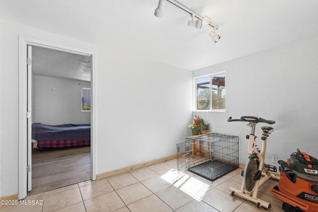 7390 N Dickinson Place, Tucson, AZ 85741