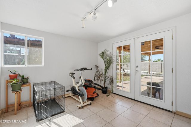 7390 N Dickinson Place, Tucson, AZ 85741