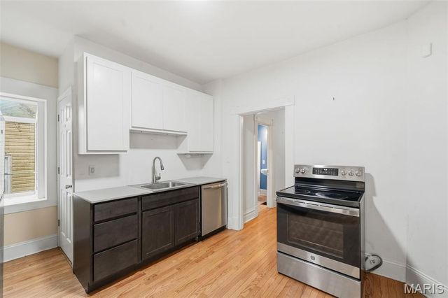 808 S 6th Street, St Charles, MO 63301