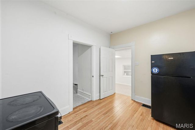 808 S 6th Street, St Charles, MO 63301