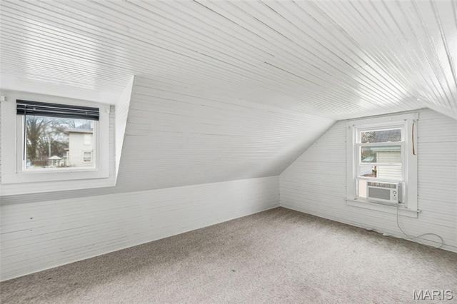 808 S 6th Street, St Charles, MO 63301