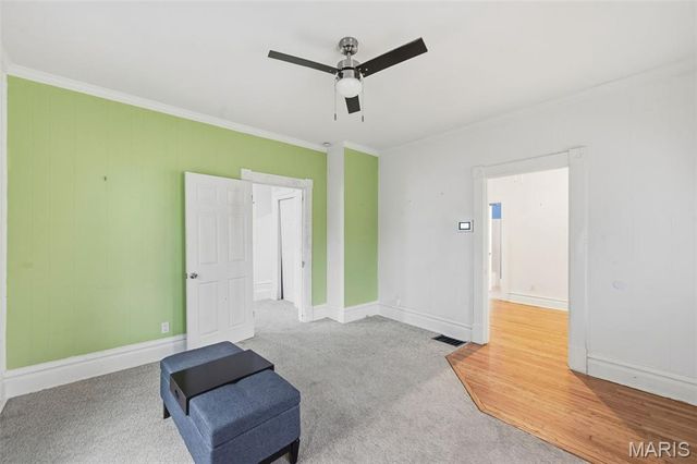 808 S 6th Street, St Charles, MO 63301