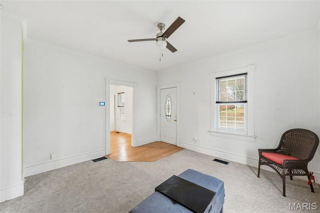 808 S 6th Street, St Charles, MO 63301