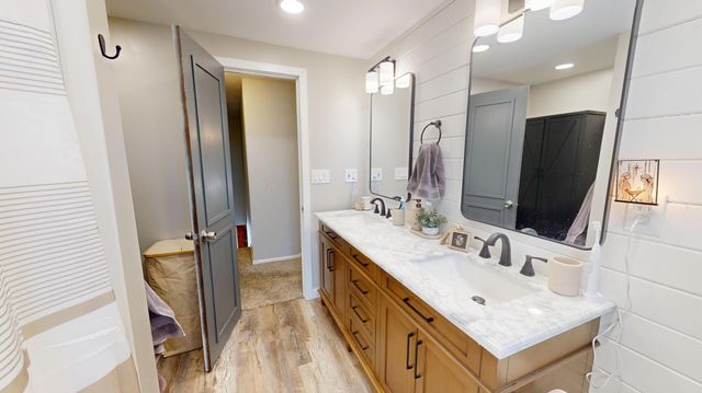 404 Garden Road, Albert Lea, MN 56007