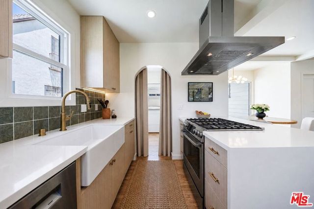 4325 Price Street, Los Angeles, CA 90027