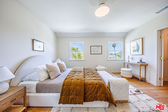 4325 Price Street, Los Angeles, CA 90027