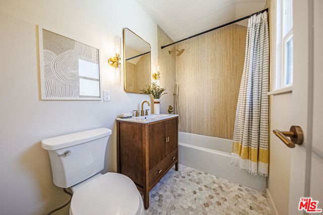 4325 Price Street, Los Angeles, CA 90027
