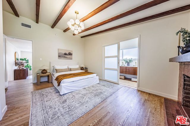 4325 Price Street, Los Angeles, CA 90027