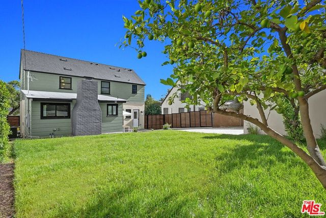 4325 Price Street, Los Angeles, CA 90027