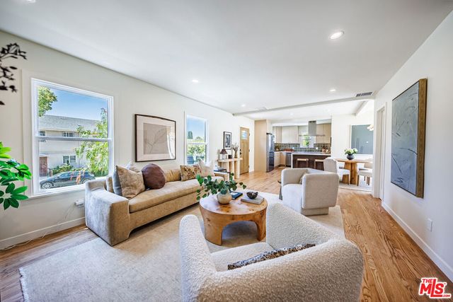 4325 Price Street, Los Angeles, CA 90027