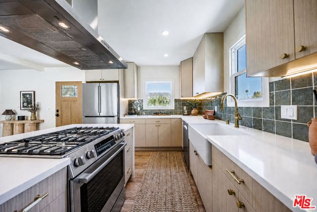 4325 Price Street, Los Angeles, CA 90027