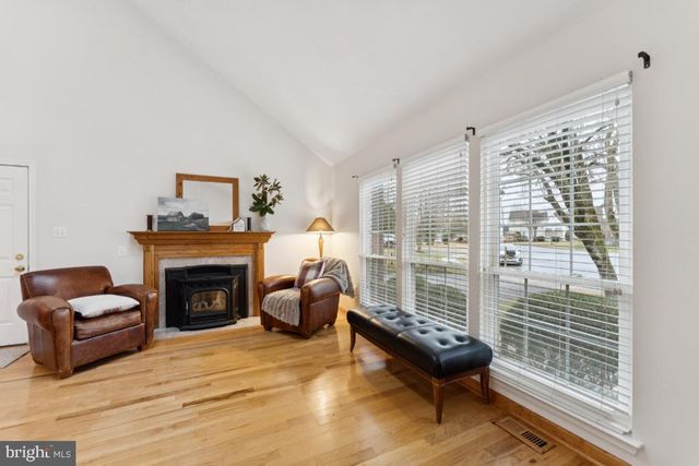 13901 WAVERLY CREEK CT, Chantilly, VA 20151